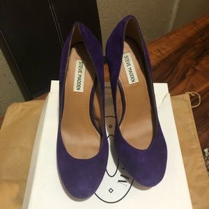 Steve Madden dark purple suede pumps